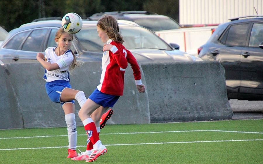 Nes Sporten Tidligere Nesfotballen Filmsnutter Fra J Kampen Mellom